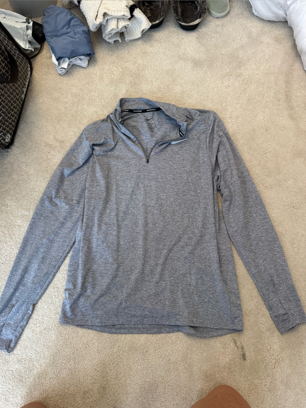 Nike Men's Heather Gray Long-Sleeve Pullover